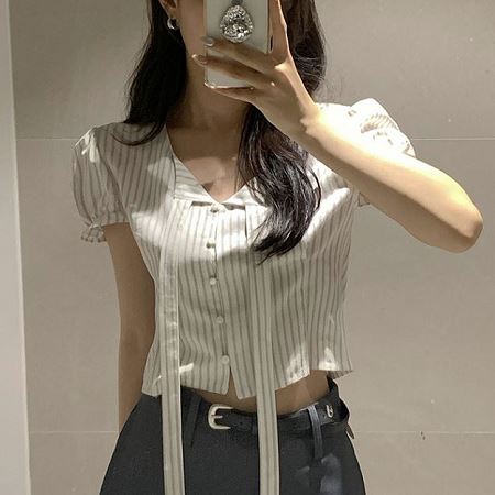 Dongdaemum Women’s Shirts, Tops & T-Shirts, a testament to the elegance and quality of wholesale Korean fashion.