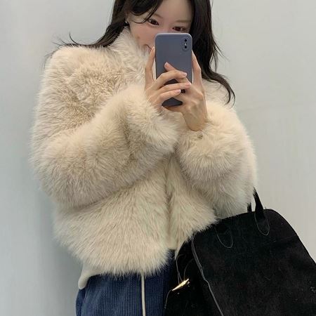 Dongdaemum Women’s Coats & Jackets, a testament to the elegance and quality of wholesale Korean fashion.