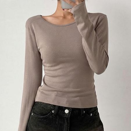 Dongdaemum Women’s Shirts, Tops & T-Shirts, a testament to the elegance and quality of wholesale Korean fashion.