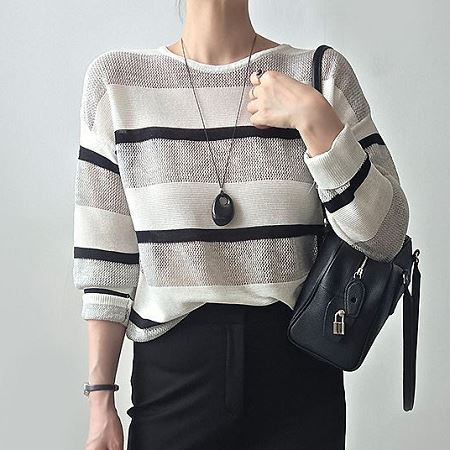 Dongdaemum Women’s Shirts, Tops & T-Shirts, a testament to the elegance and quality of wholesale Korean fashion.
