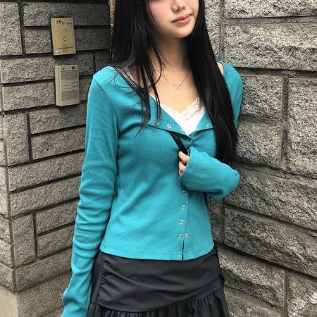 Dongdaemum Women’s Coats & Jackets, a testament to the elegance and quality of wholesale Korean fashion.