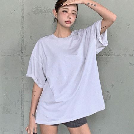 Dongdaemum Women’s Shirts, Tops & T-Shirts, a testament to the elegance and quality of wholesale Korean fashion.