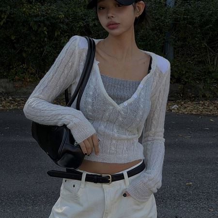 Dongdaemum Women’s Shirts, Tops & T-Shirts, a testament to the elegance and quality of wholesale Korean fashion.