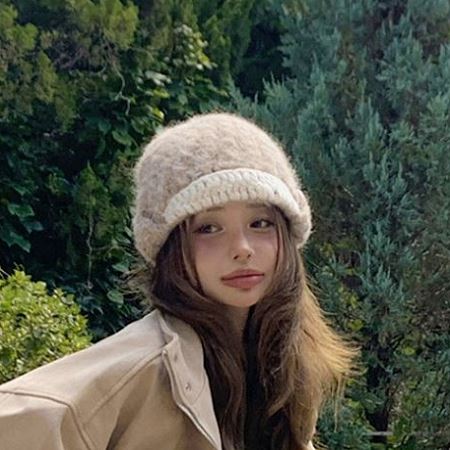 Dongdaemum Women’s Clothing Accessories, a testament to the elegance and quality of wholesale Korean fashion.