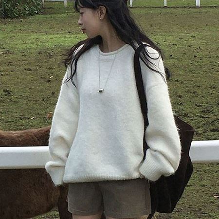 Dongdaemum Women’s Shirts, Tops & T-Shirts, a testament to the elegance and quality of wholesale Korean fashion.