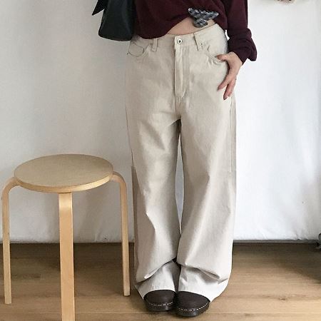 Dongdaemum Women’s Pants, a testament to the elegance and quality of wholesale Korean fashion.