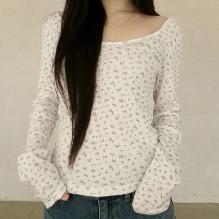 Dongdaemum Women’s Shirts, Tops & T-Shirts, a testament to the elegance and quality of wholesale Korean fashion.