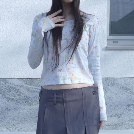Dongdaemum Women’s Shirts, Tops & T-Shirts, a testament to the elegance and quality of wholesale Korean fashion.