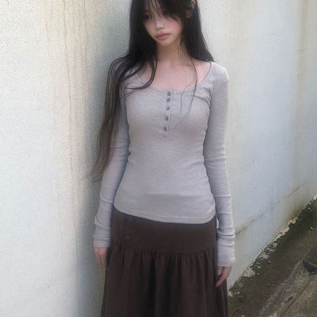 Dongdaemum Women’s Shirts, Tops & T-Shirts, a testament to the elegance and quality of wholesale Korean fashion.