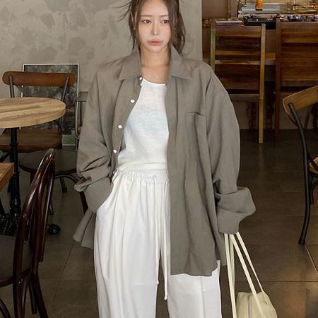 Dongdaemum Women’s Shirts, Tops & T-Shirts, a testament to the elegance and quality of wholesale Korean fashion.