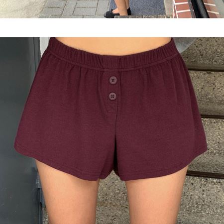 Dongdaemum Women’s Pants, a testament to the elegance and quality of wholesale Korean fashion.