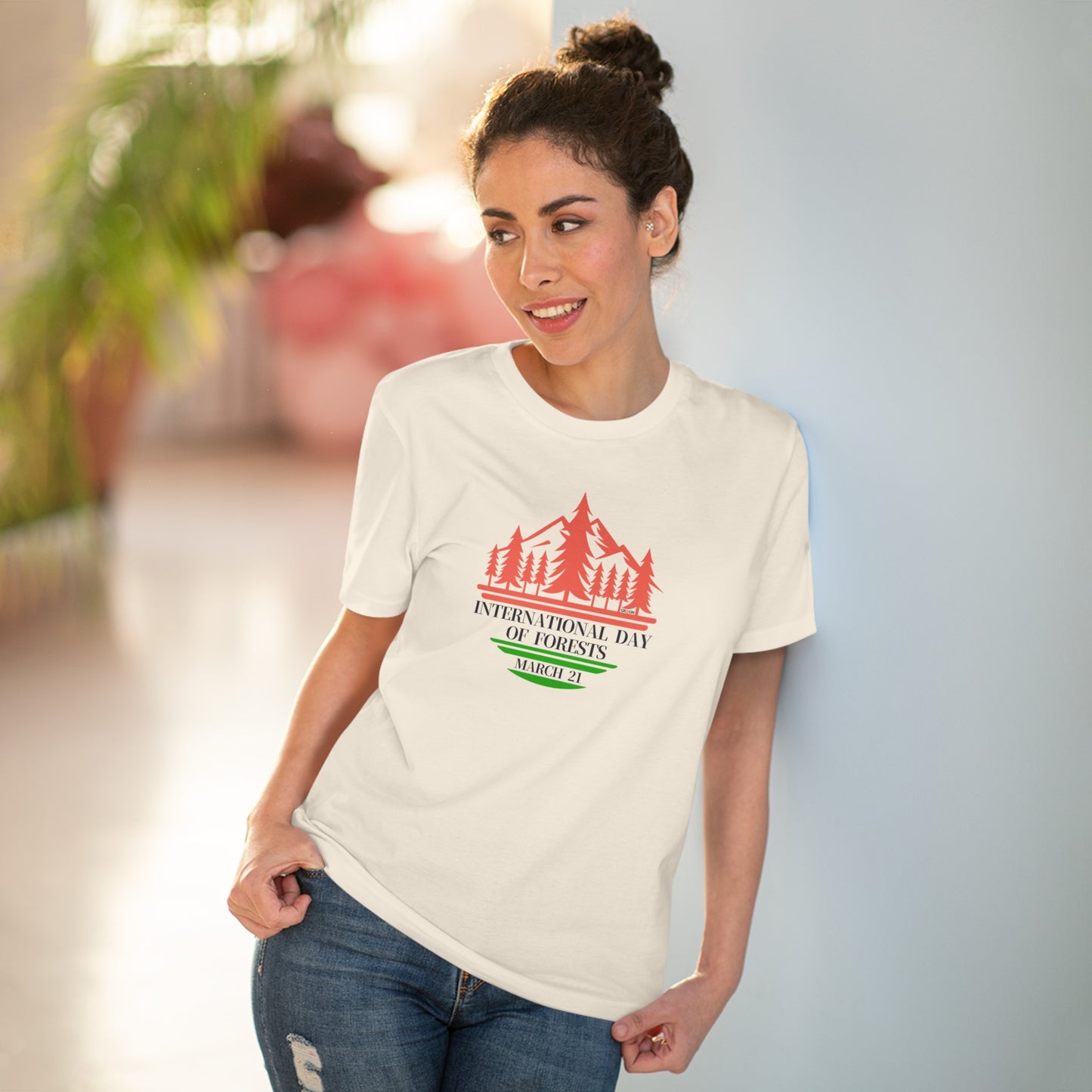 International Day of Forests, Model wearing a GR@ON T-Shirt made from organic cotton, featuring a stylish and sustainable design. GR@ON T-Shirts: Sustainable style, everyday comfort.
