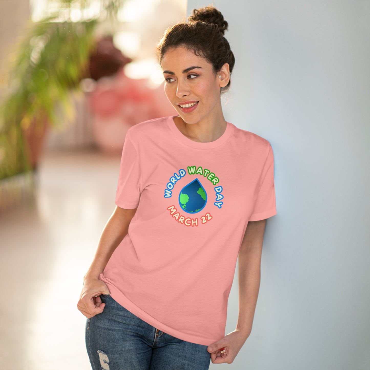 World Water Day, Model wearing a GR@ON T-Shirt made from organic cotton, featuring a stylish and sustainable design. GR@ON T-Shirts: Sustainable style, everyday comfort.