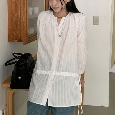 Dongdaemum Women’s Shirts, Tops & T-Shirts, a testament to the elegance and quality of wholesale Korean fashion.