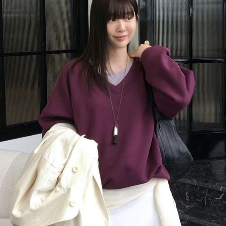 Dongdaemum Women’s Shirts, Tops & T-Shirts, a testament to the elegance and quality of wholesale Korean fashion.