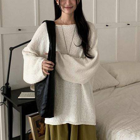 Dongdaemum Women’s Shirts, Tops & T-Shirts, a testament to the elegance and quality of wholesale Korean fashion.