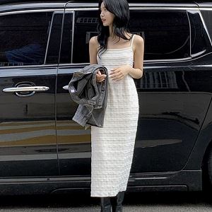 Dongdaemum Women’s Dresses, a testament to the elegance and quality of wholesale Korean fashion.