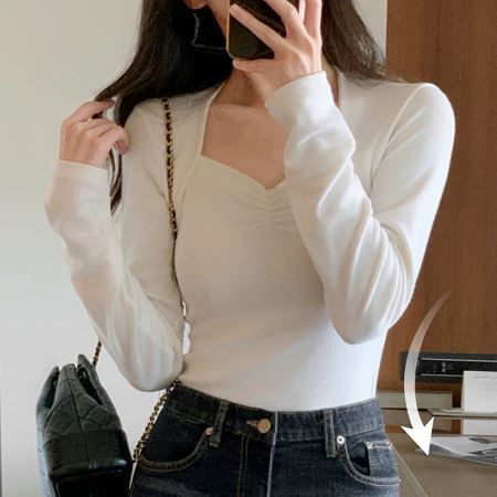 Dongdaemum Women’s Shirts, Tops & T-Shirts, a testament to the elegance and quality of wholesale Korean fashion.