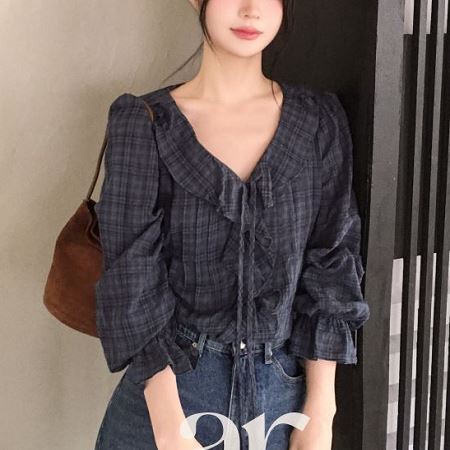 Dongdaemum Women’s Shirts, Tops & T-Shirts, a testament to the elegance and quality of wholesale Korean fashion.