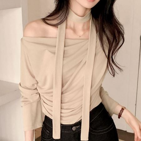 Dongdaemum Women’s Shirts, Tops & T-Shirts, a testament to the elegance and quality of wholesale Korean fashion.