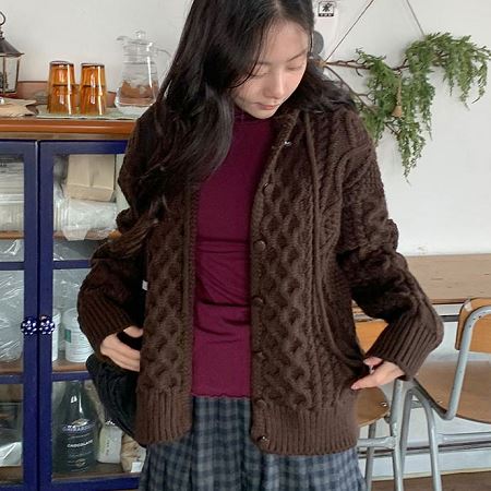 Dongdaemum Women’s Coats & Jackets, a testament to the elegance and quality of wholesale Korean fashion.