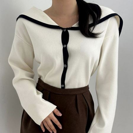 Dongdaemum Women’s Shirts, Tops & T-Shirts, a testament to the elegance and quality of wholesale Korean fashion.