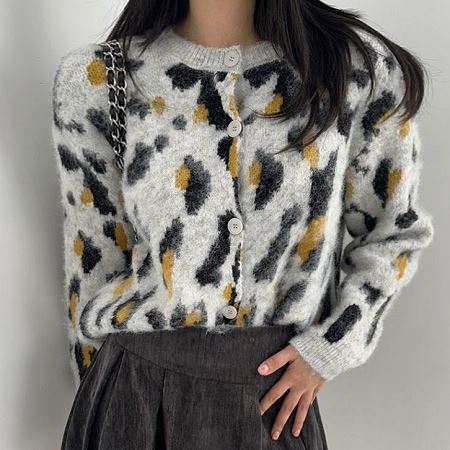 Dongdaemum Women’s Coats & Jackets, a testament to the elegance and quality of wholesale Korean fashion.