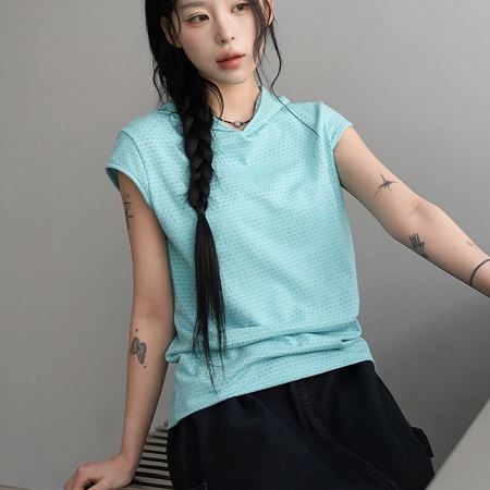 Dongdaemum Women’s Shirts, Tops & T-Shirts, a testament to the elegance and quality of wholesale Korean fashion.