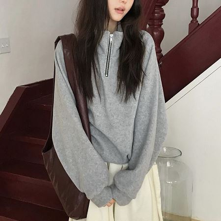 Dongdaemum Women’s Shirts, Tops & T-Shirts, a testament to the elegance and quality of wholesale Korean fashion.