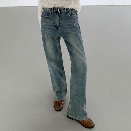 Dongdaemum Women’s Pants, a testament to the elegance and quality of wholesale Korean fashion.