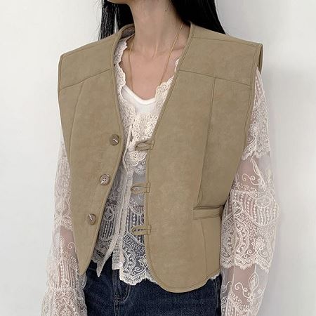 A variety of Dongdaemum Women’s Coats & Jackets, reflecting the sophistication of Korean fashion.