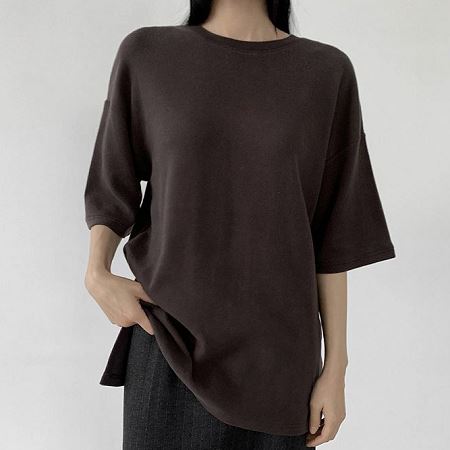 Dongdaemum Women’s Shirts, Tops & T-Shirts, a testament to the elegance and quality of wholesale Korean fashion.