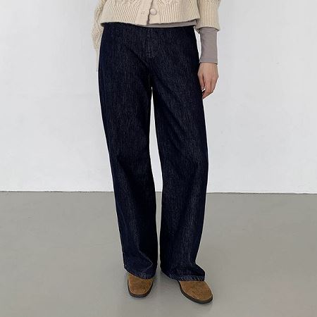 Dongdaemum Women’s Pants, a testament to the elegance and quality of wholesale Korean fashion.