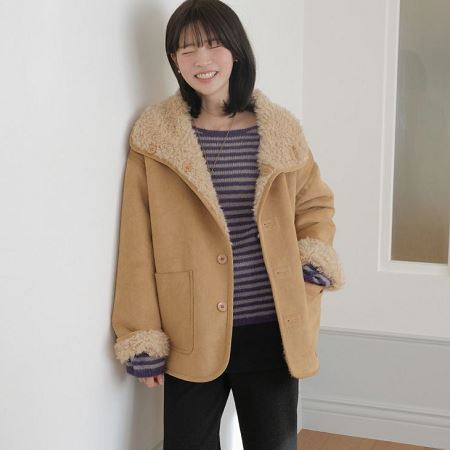 Dongdaemum Women’s Coats & Jackets, a testament to the elegance and quality of wholesale Korean fashion.