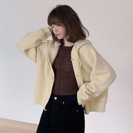 Dongdaemum Women’s Coats & Jackets, a testament to the elegance and quality of wholesale Korean fashion.