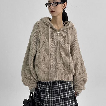 Dongdaemum Women’s Coats & Jackets, a testament to the elegance and quality of wholesale Korean fashion.