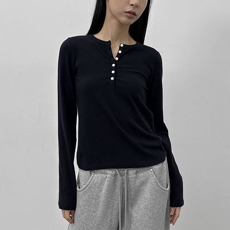 Dongdaemum Women’s Shirts, Tops & T-Shirts, a testament to the elegance and quality of wholesale Korean fashion.