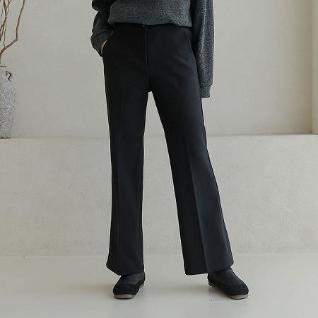 Dongdaemum Women’s Pants, a testament to the elegance and quality of wholesale Korean fashion.