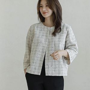 Dongdaemum Women’s Coats & Jackets, a testament to the elegance and quality of wholesale Korean fashion.