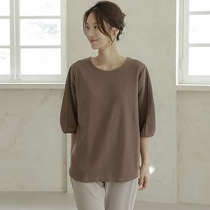 Dongdaemum Women’s Shirts, Tops & T-Shirts, a testament to the elegance and quality of wholesale Korean fashion.