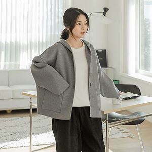 A variety of Dongdaemum Women’s Coats & Jackets, reflecting the sophistication of Korean fashion.