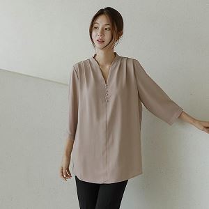 Dongdaemum Women’s Shirts, Tops & T-Shirts, a testament to the elegance and quality of wholesale Korean fashion.