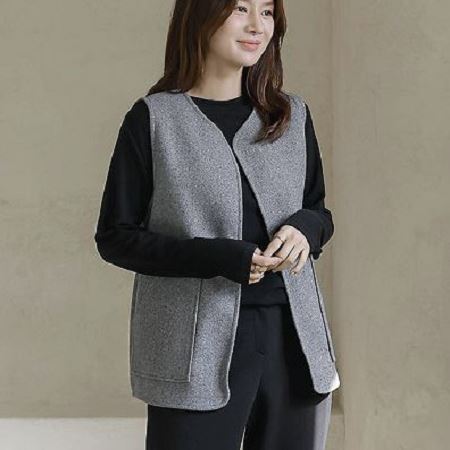 Dongdaemum Women’s Coats & Jackets, a testament to the elegance and quality of wholesale Korean fashion.