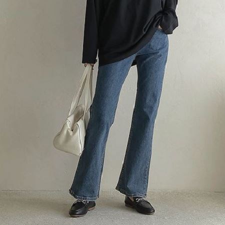 Dongdaemum Women’s Pants, a testament to the elegance and quality of wholesale Korean fashion.