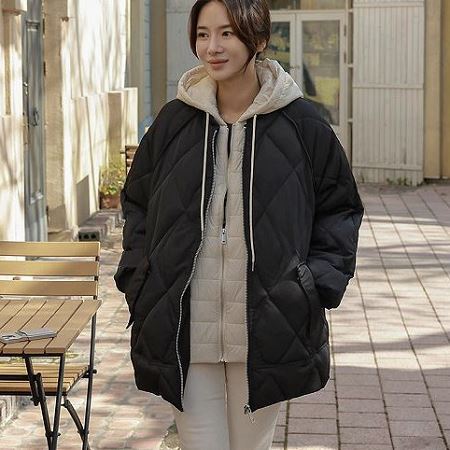 Dongdaemum Women’s Coats & Jackets, a testament to the elegance and quality of wholesale Korean fashion.