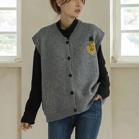 Dongdaemum Women’s Coats & Jackets, a testament to the elegance and quality of wholesale Korean fashion.