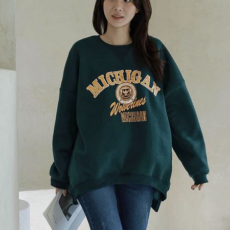 Dongdaemum Women’s Shirts, Tops & T-Shirts, a testament to the elegance and quality of wholesale Korean fashion.