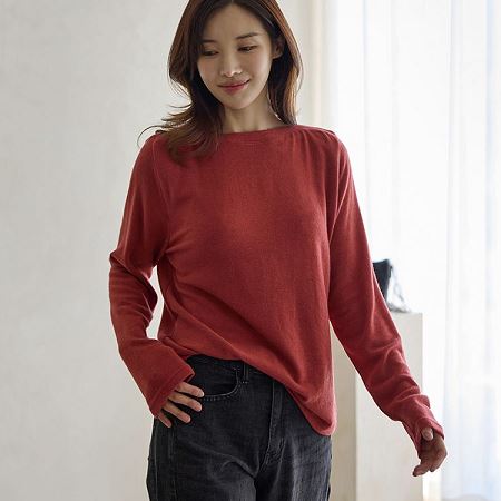 Dongdaemum Women’s Shirts, Tops & T-Shirts, a testament to the elegance and quality of wholesale Korean fashion.