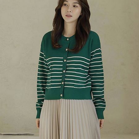 A variety of Dongdaemum Women’s Coats & Jackets, reflecting the sophistication of Korean fashion.