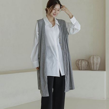 A variety of Dongdaemum Women’s Coats & Jackets, reflecting the sophistication of Korean fashion.